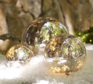 How to pack glass ornaments